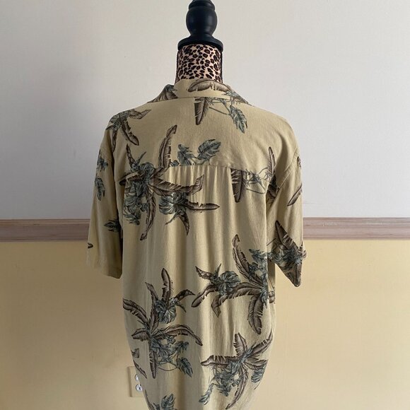 Geoffrey Beene Men's Tan Black Silk Blend Floral Hawaiian Shirt Size M - Picture 2 of 3